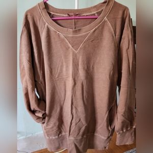 Zenana Light weight comfy relaxed fit top. Size L in the color Sedona